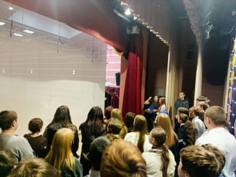 За кулисами Дома культуры «Полысаевец» За кулисами Дома культуры «Полысаевец»