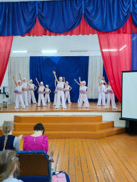 Концертная программа "Миром правит доброта" Концертная программа "Миром правит доброта"